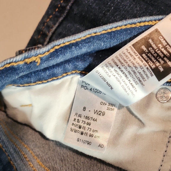 Levi's Classic Denim Cutoff Shorts - Picture 7 of 7